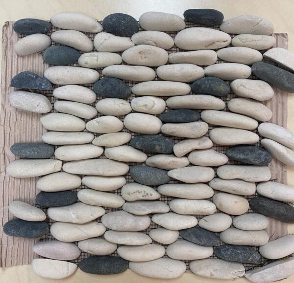 1 Carton Of Bgw Pebbles - 30X30Cm - Stpb-210411 Of 30X30Cm Squaresapprox 1 M2 Per Carton